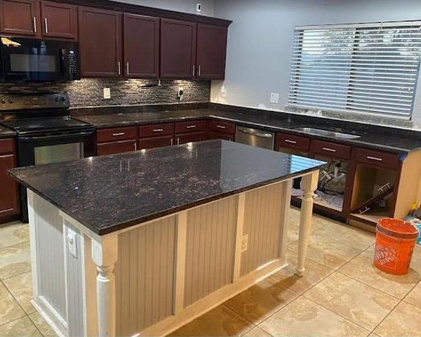 Granite countertop installed by Mauricio's StoneCraft Fort Worth